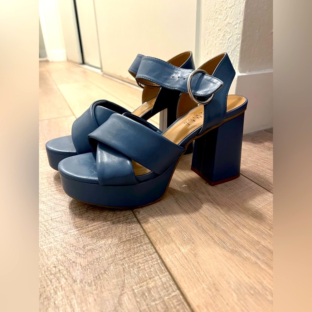 Akeely Mid Heel Platform Dress Sandals - Picture 9 of 11